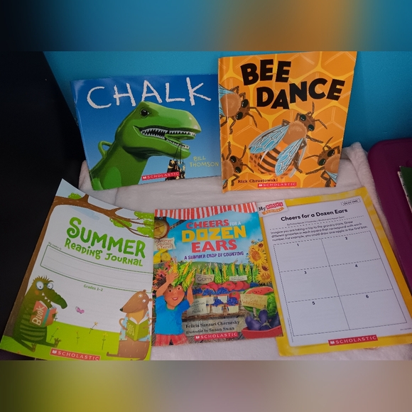 Scholastic Reading Level 2 Lot of 3 NWOT - Picture 1 of 5